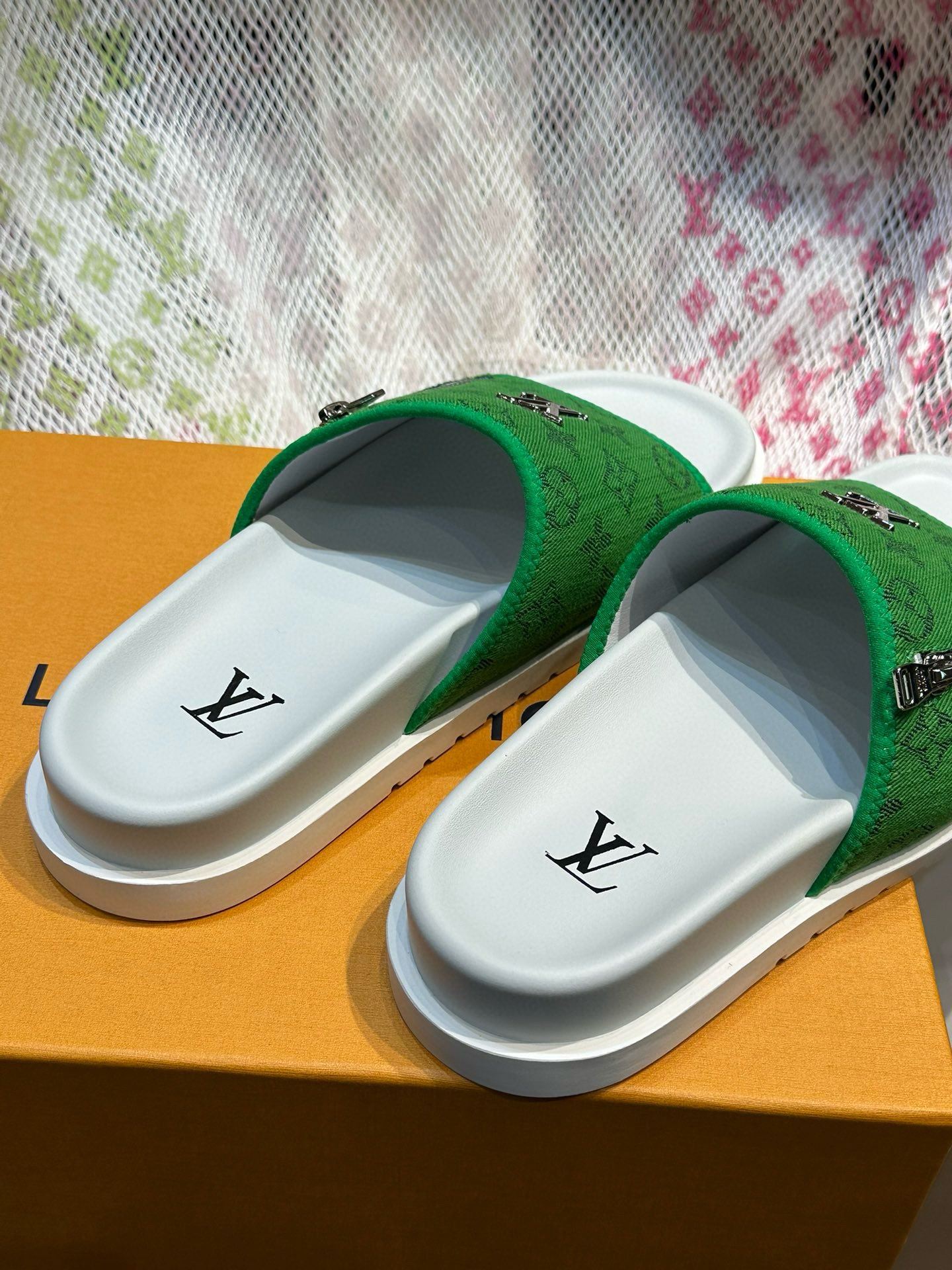 Louis Vuitton Slippers